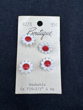 Vintage Boutique Daisy Flowers Plastic Buttons Red and White Card New